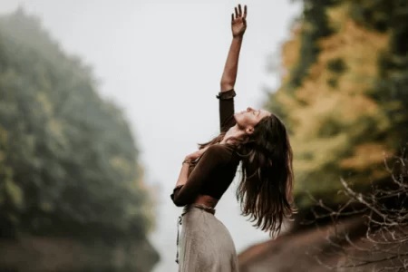 Dançando para a felicidade: benefícios da dança terapêutica