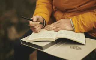 Explorando a escrita terapêutica uma jornada de autoconhecimento