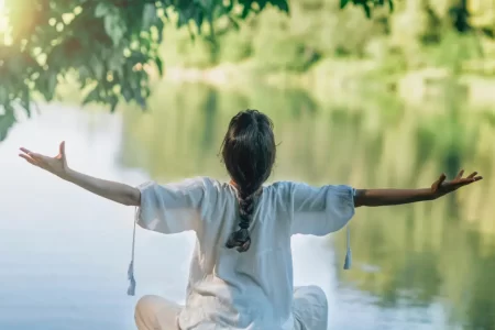 Como meditar de forma eficaz para iniciar o dia